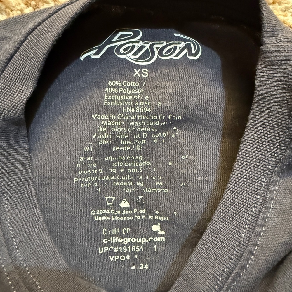 POISON Band T-Shirt Open Up And Say Ahh! '88 Tour Women's Size XS crop Tee - Picture 2 of 3